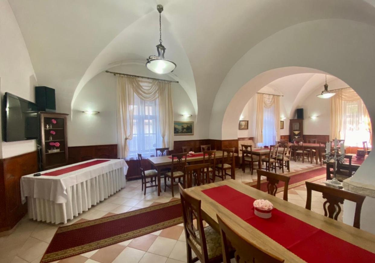 Kastiel Benice Pribovce Dış mekan fotoğraf